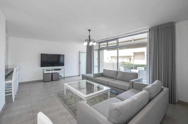 To Let 2 Bedroom Property for Rent in Dolphin Beach Western Cape